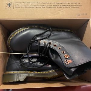 NEVER WORN BEFORE SIZE 9 WOMENS DOCS